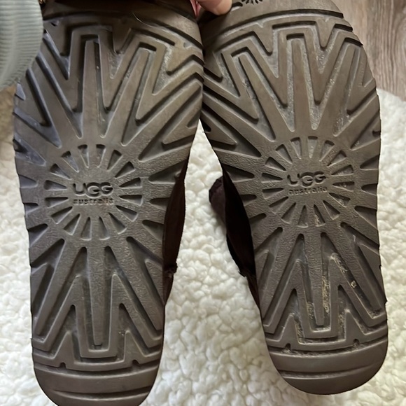 ORIGINAL DESIGN for these UGG Women's Classic Tall II Boots.. RARE🏴☠️
#musthave - Picture 8 of 10